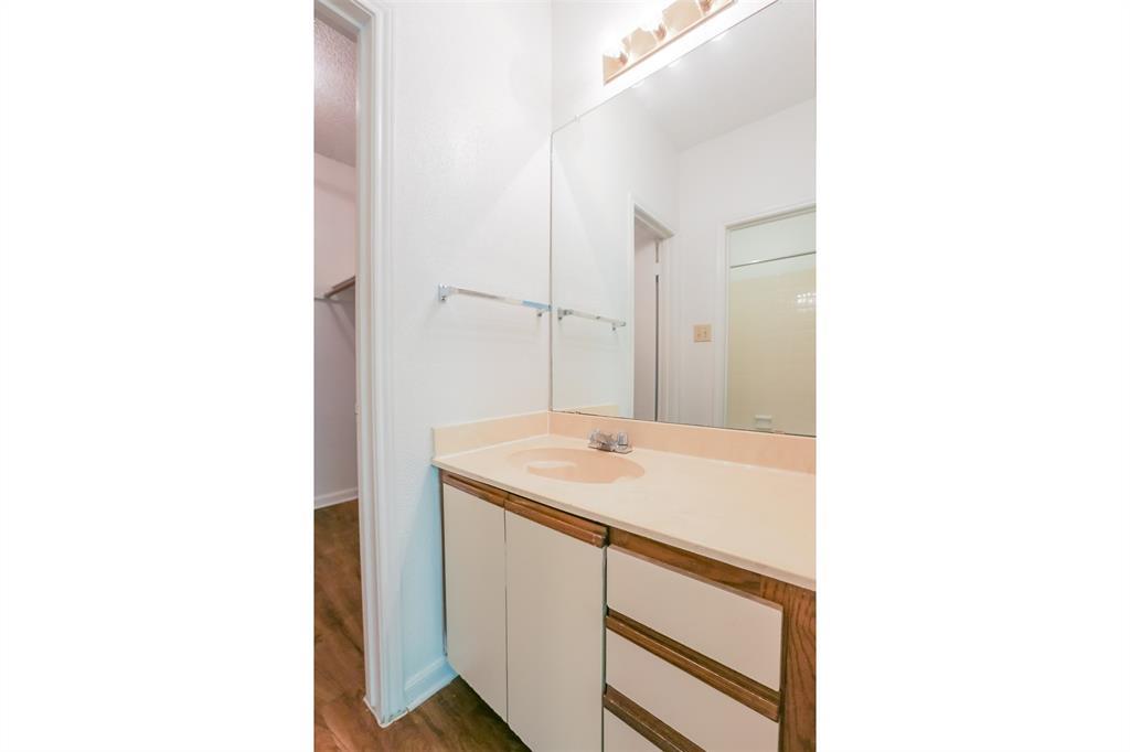 912 W 22nd St # 208, Austin, TX 78705