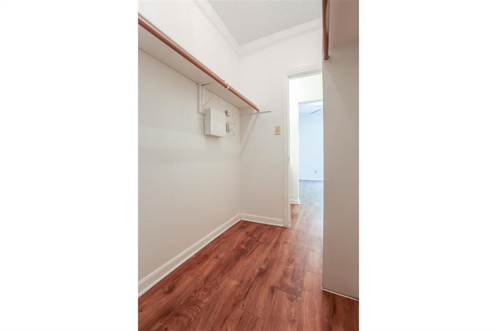 912 W 22nd St # 208, Austin, TX 78705