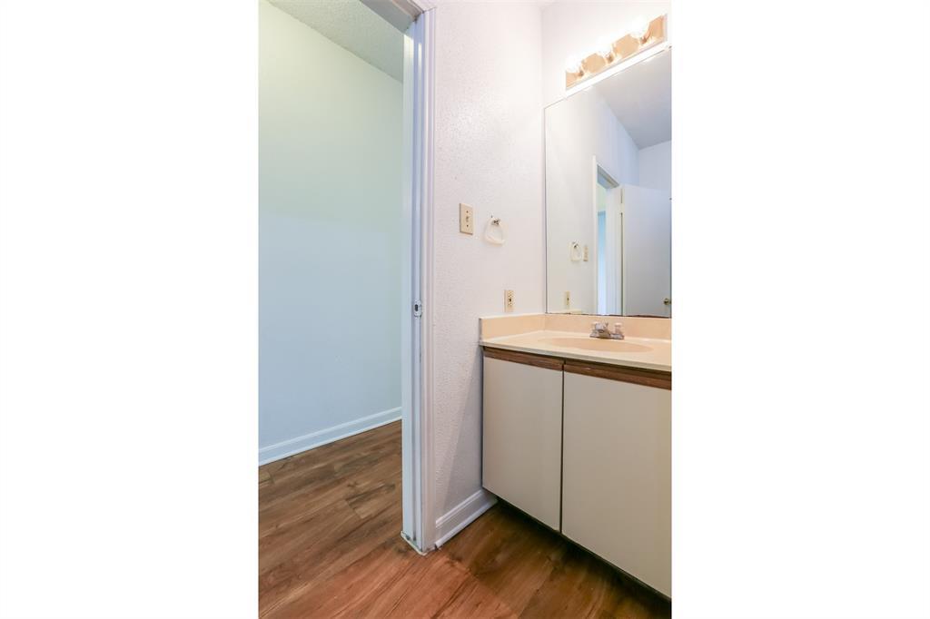912 W 22nd St # 208, Austin, TX 78705