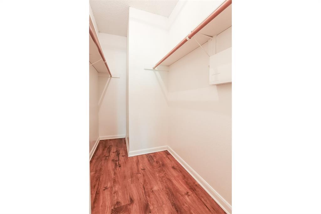 912 W 22nd St # 208, Austin, TX 78705