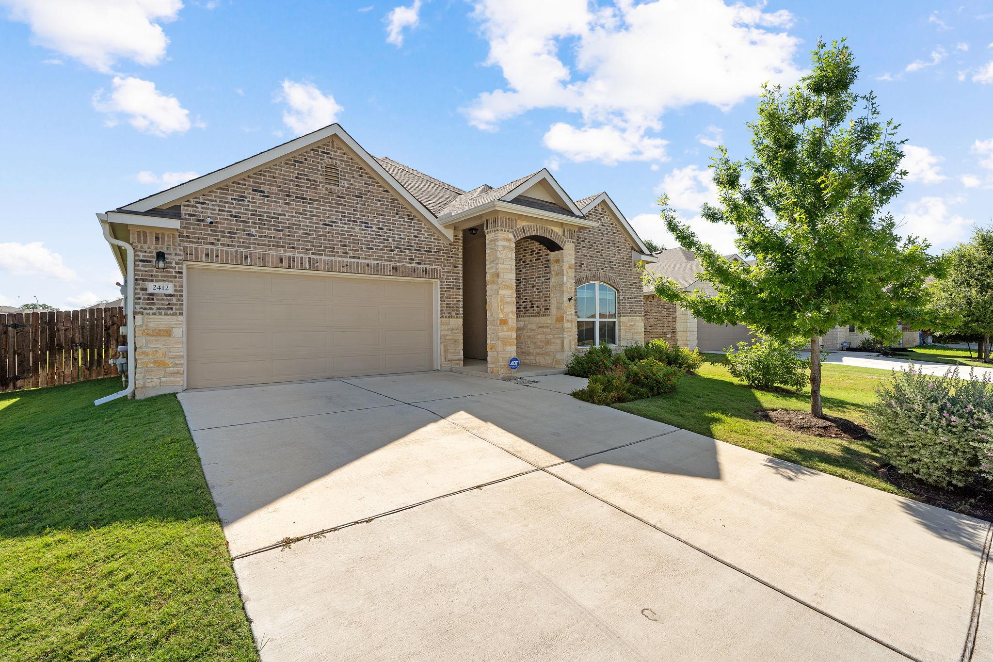 2412 Star Hill Ranch St, Georgetown, TX 78628