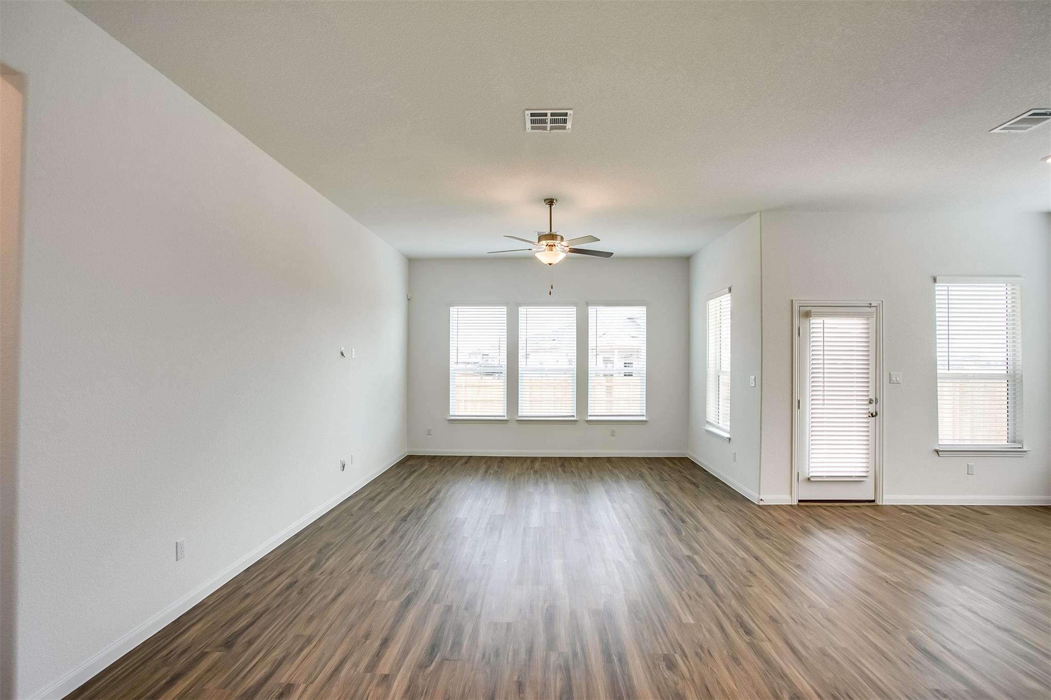 104 Night Bloom Path, Liberty Hill, TX 78642