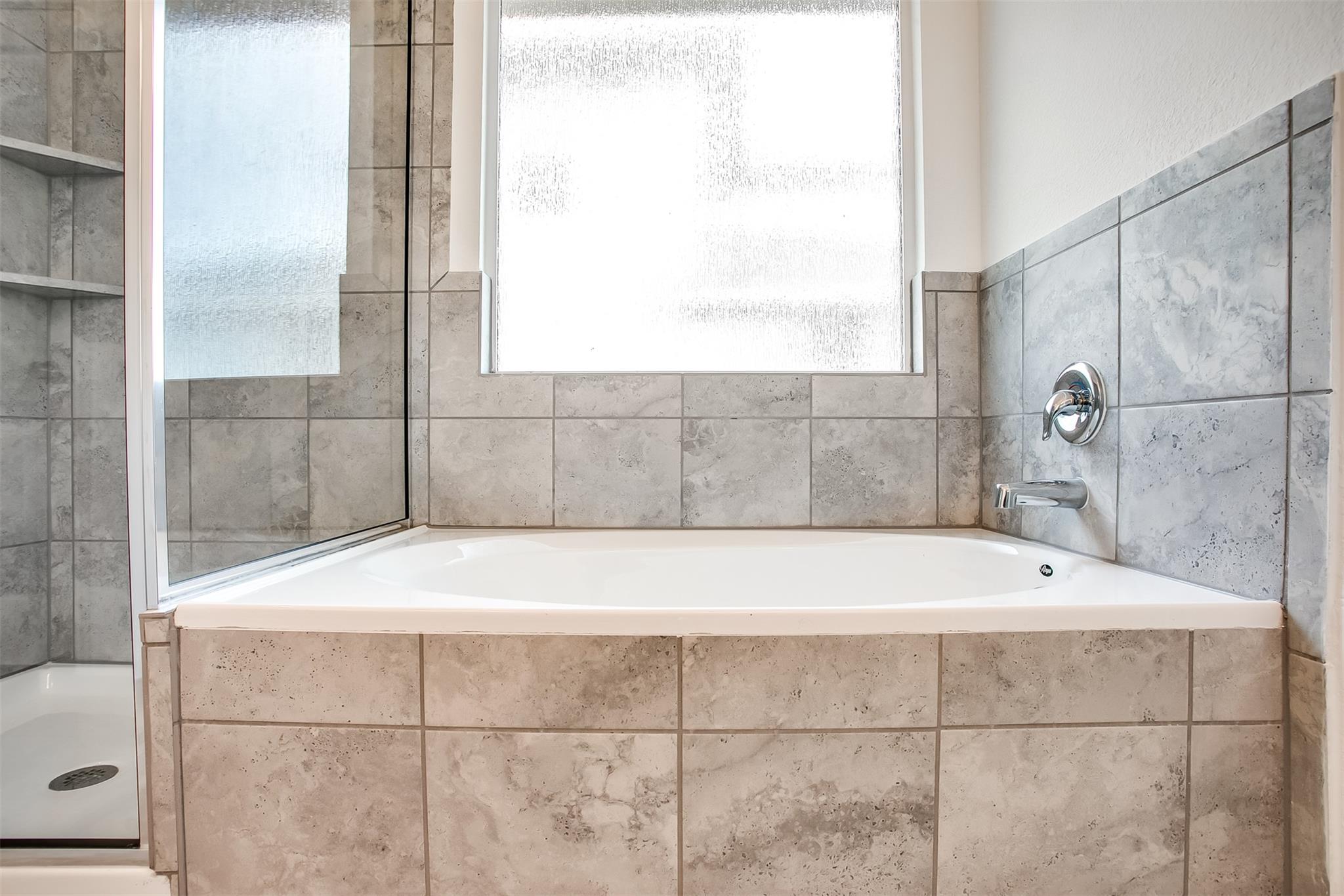 104 Night Bloom Path, Liberty Hill, TX 78642