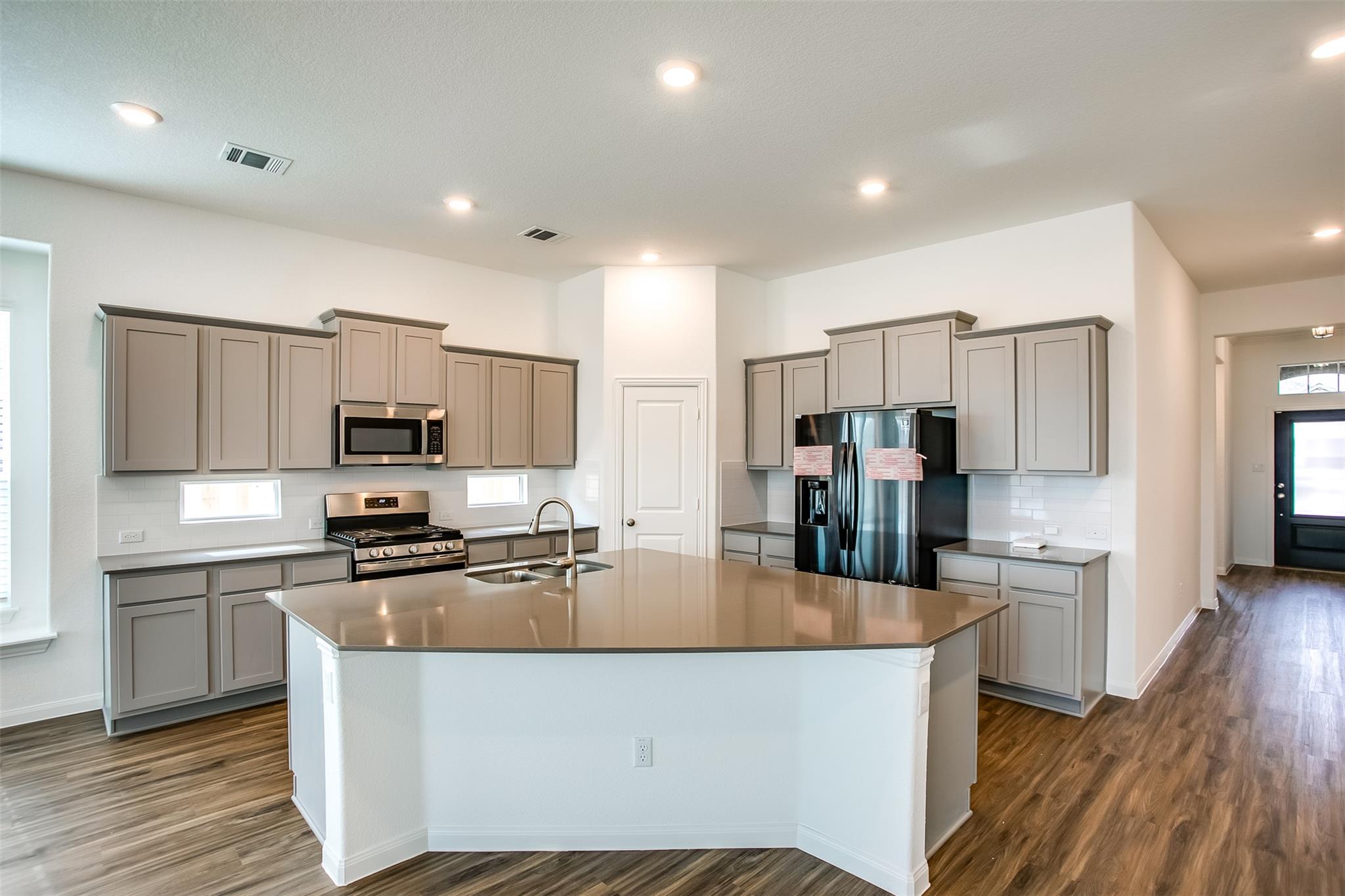 104 Night Bloom Path, Liberty Hill, TX 78642