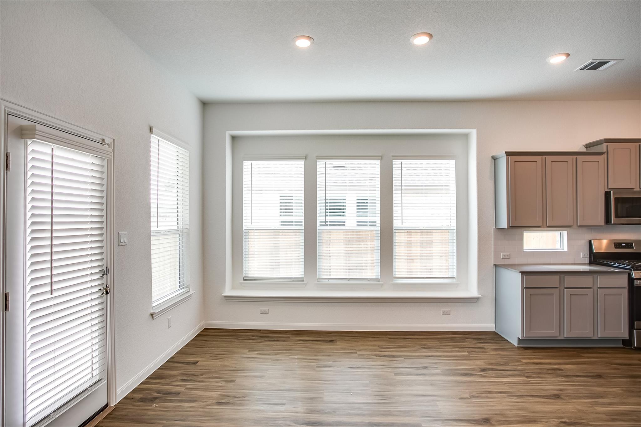 104 Night Bloom Path, Liberty Hill, TX 78642