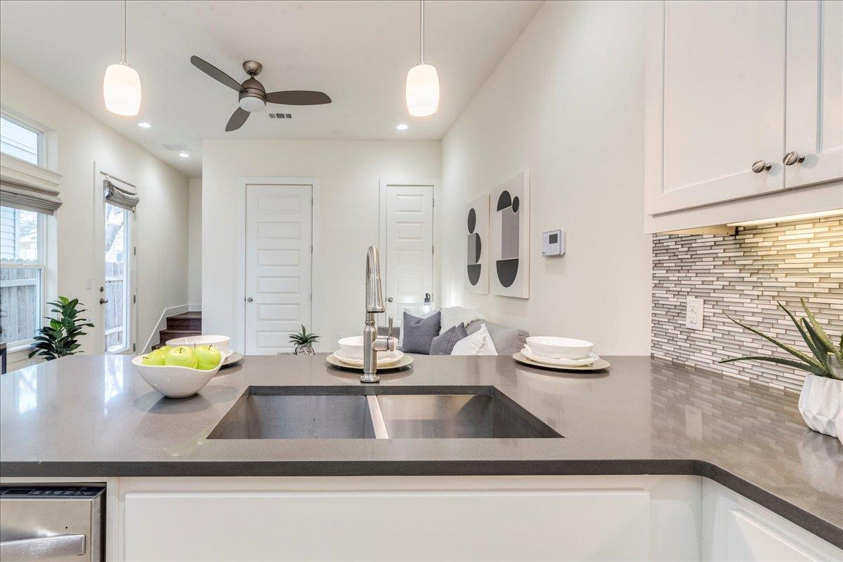1106 Lambie St # C, Austin, TX 78702