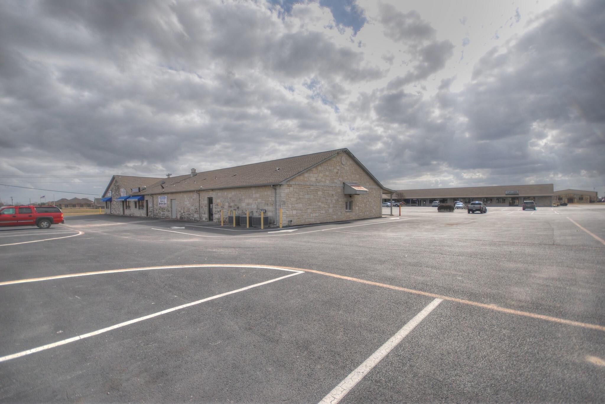 305 Limestone Ter # H2, Jarrell, TX 76537