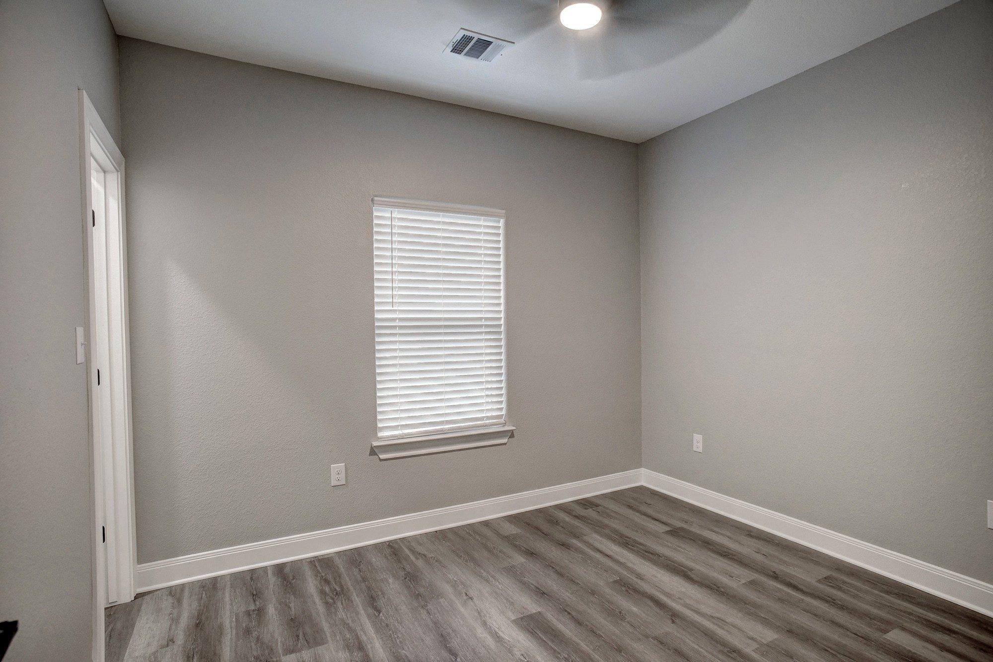 123 S Kanaio Dr, Bastrop, TX 78602