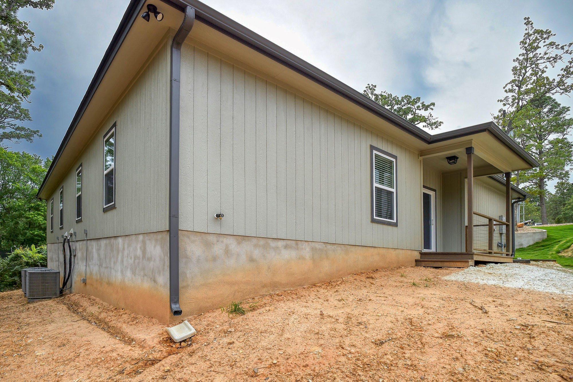 123 S Kanaio Dr, Bastrop, TX 78602
