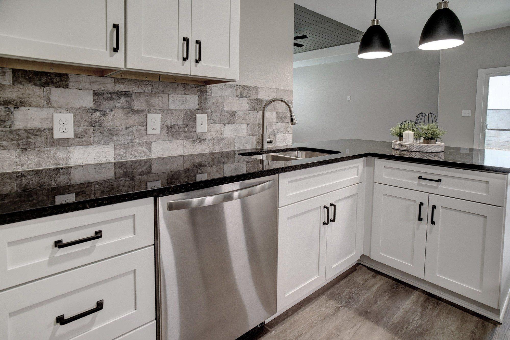 123 S Kanaio Dr, Bastrop, TX 78602