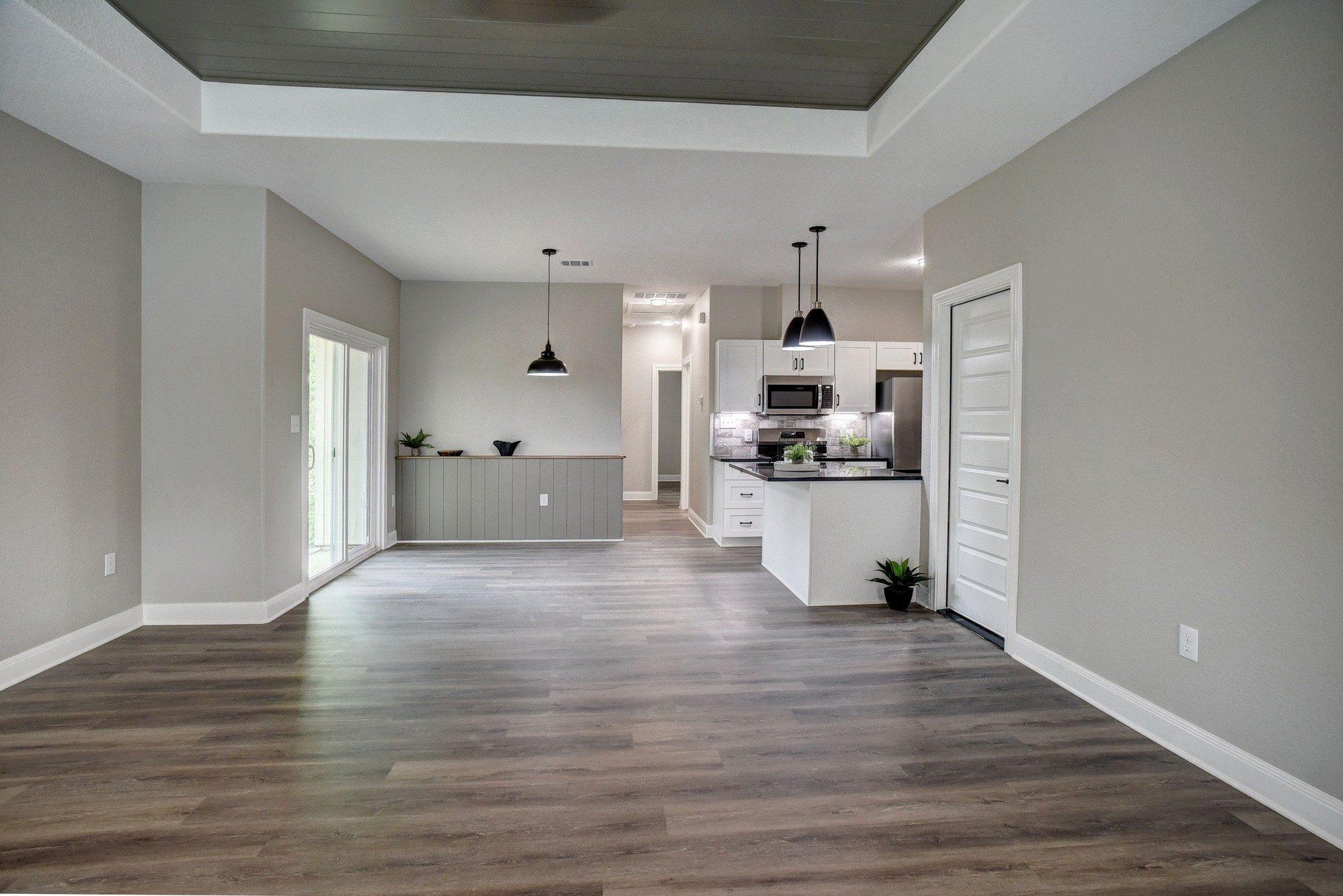 121 S Kanaio Dr, Bastrop, TX 78602