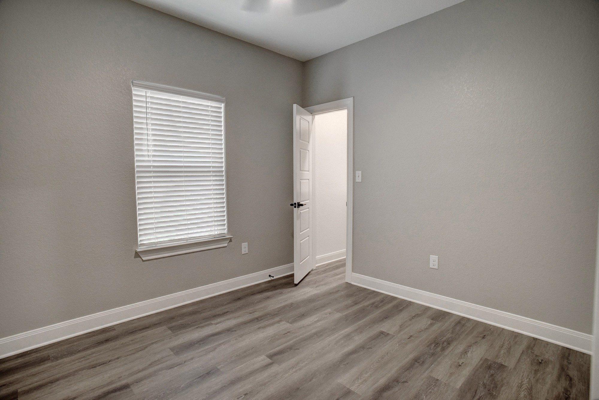 121 S Kanaio Dr, Bastrop, TX 78602