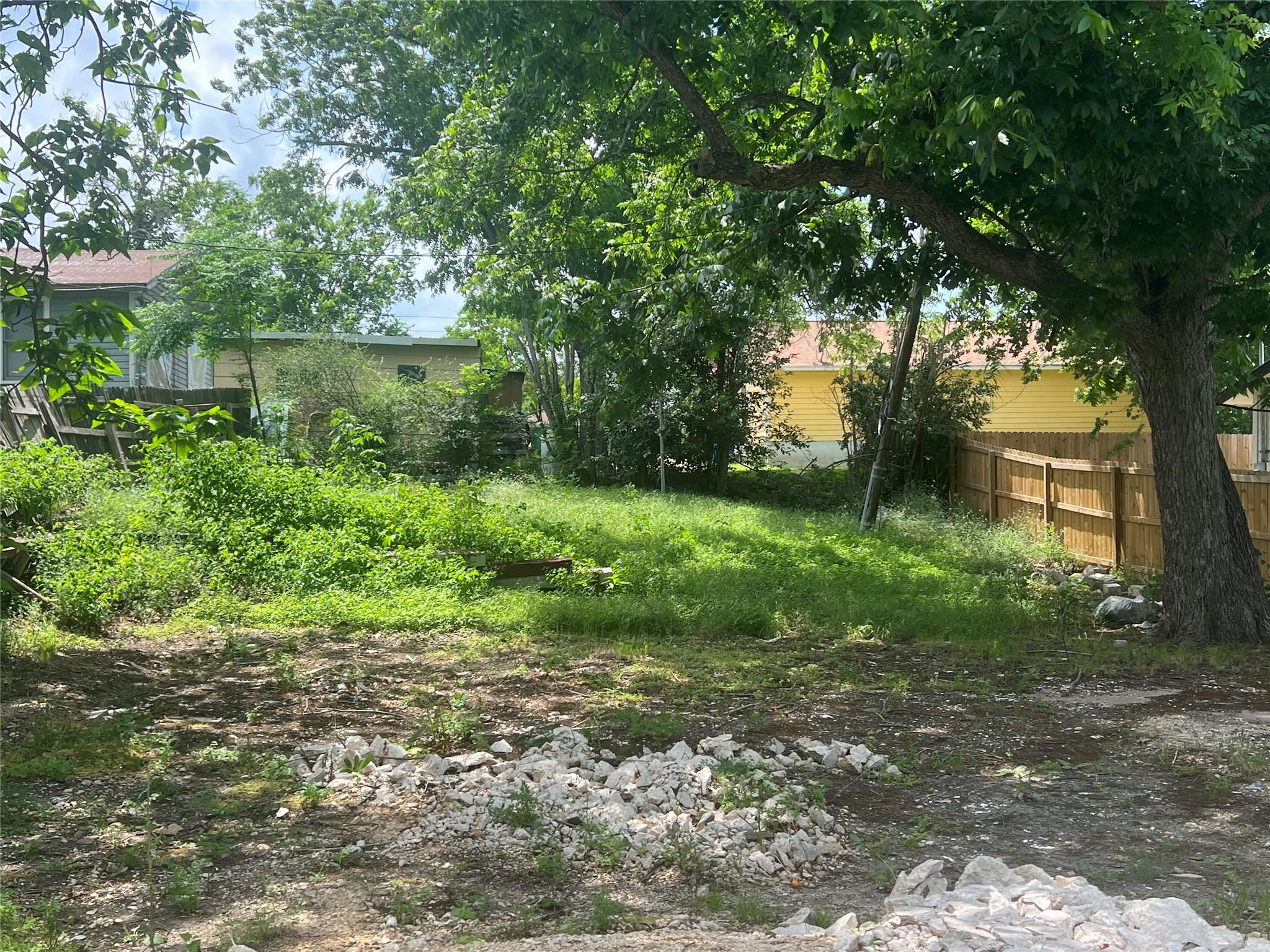 711 Burkett St, Taylor, TX 76574