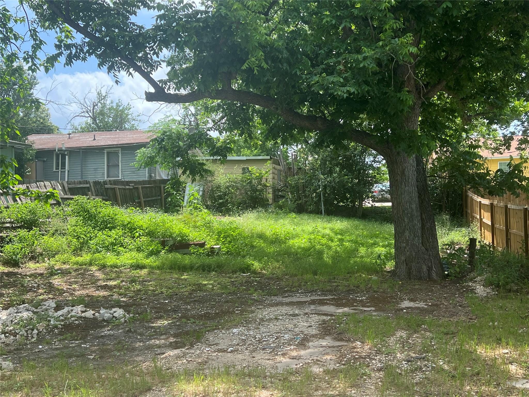 711 Burkett St, Taylor, TX 76574