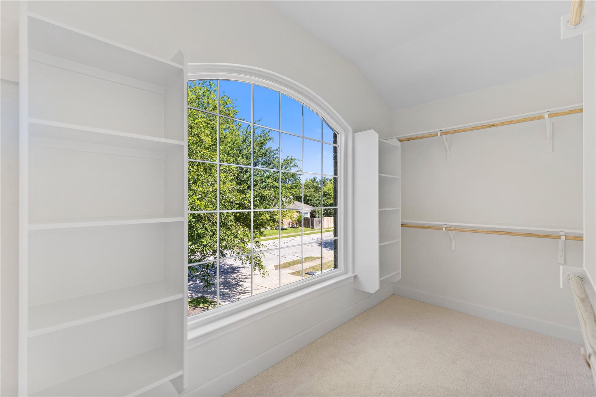 525 Golden Creek Dr, Round Rock, TX 78665