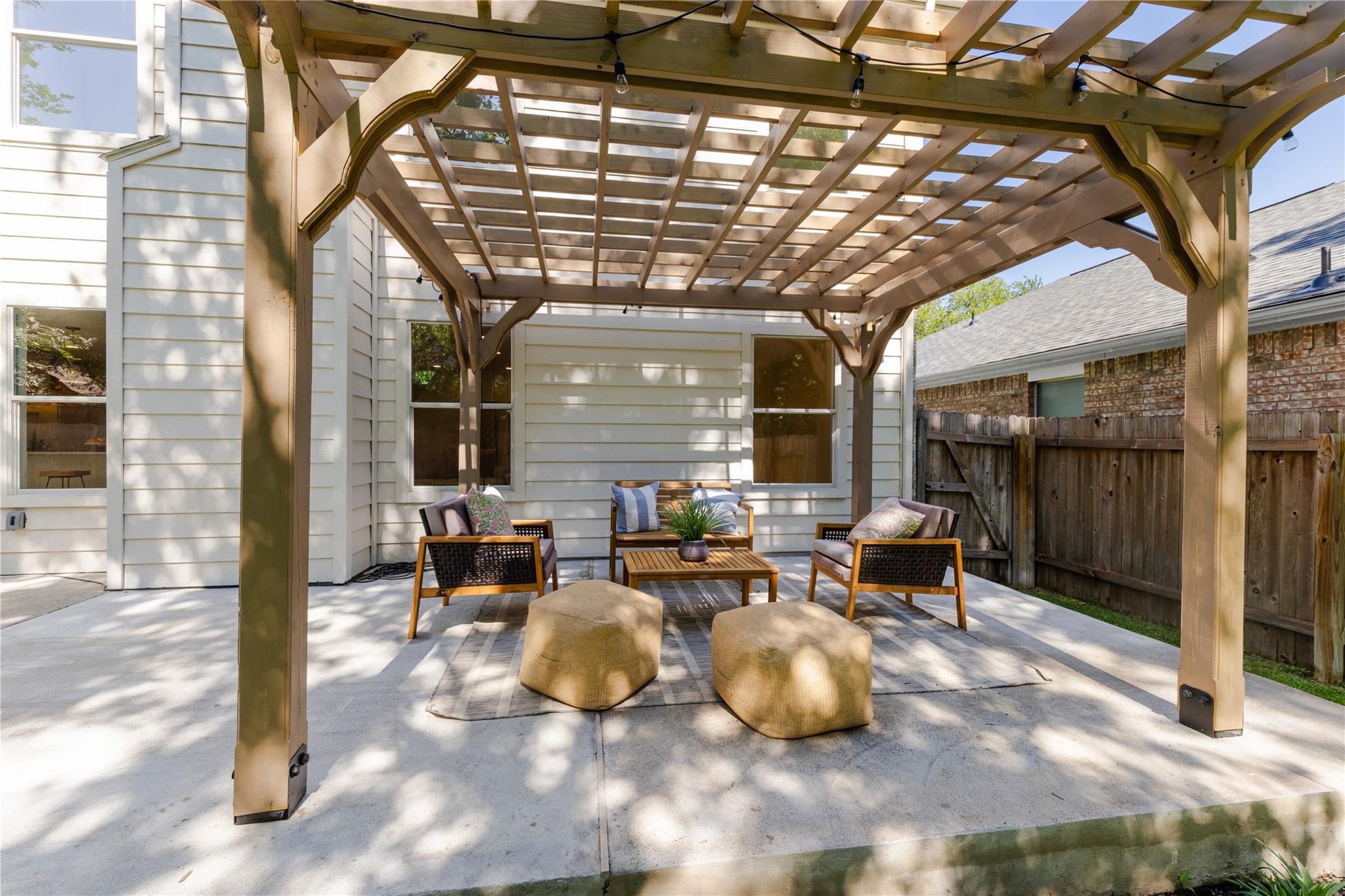 525 Golden Creek Dr, Round Rock, TX 78665