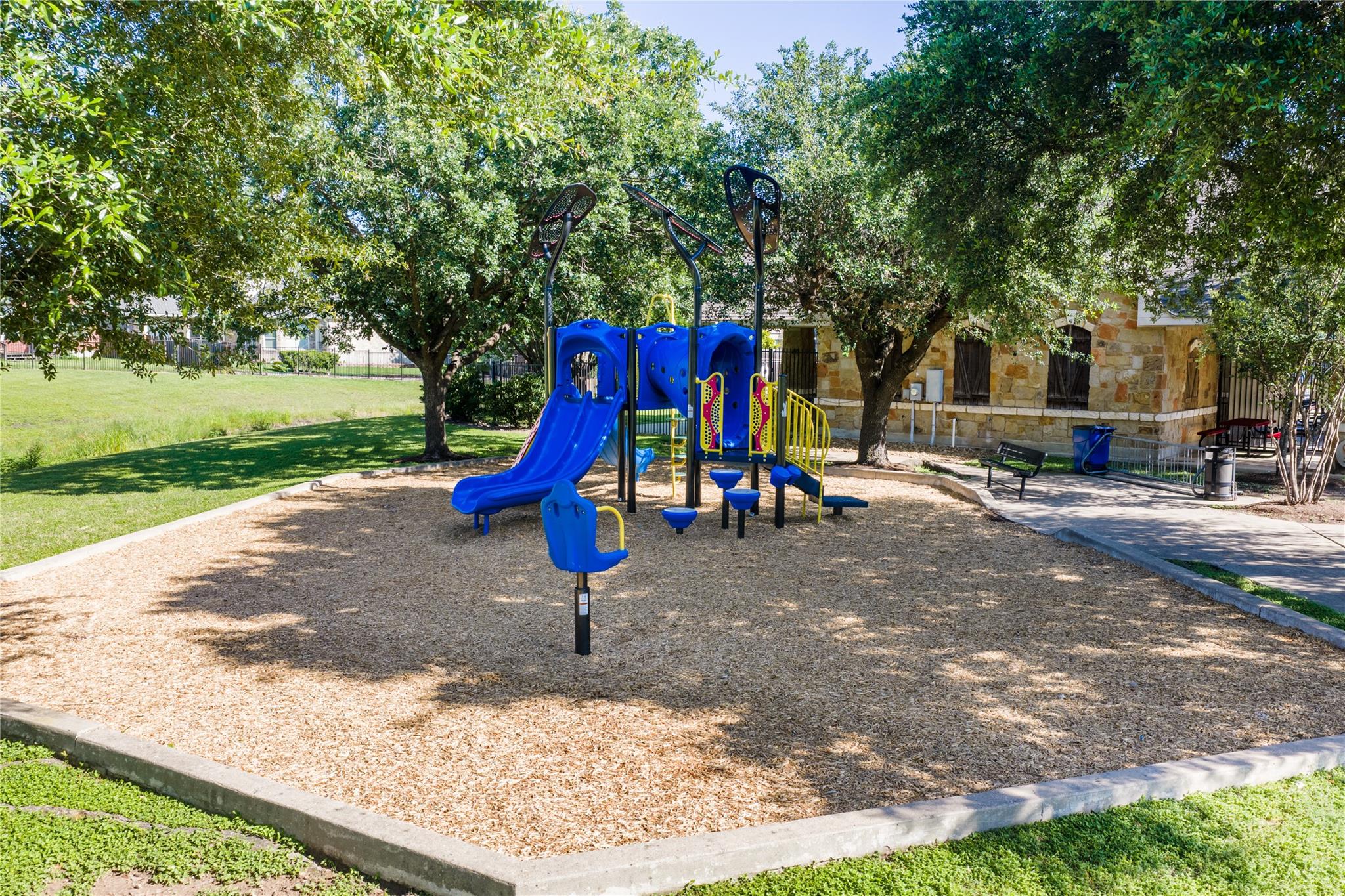 525 Golden Creek Dr, Round Rock, TX 78665