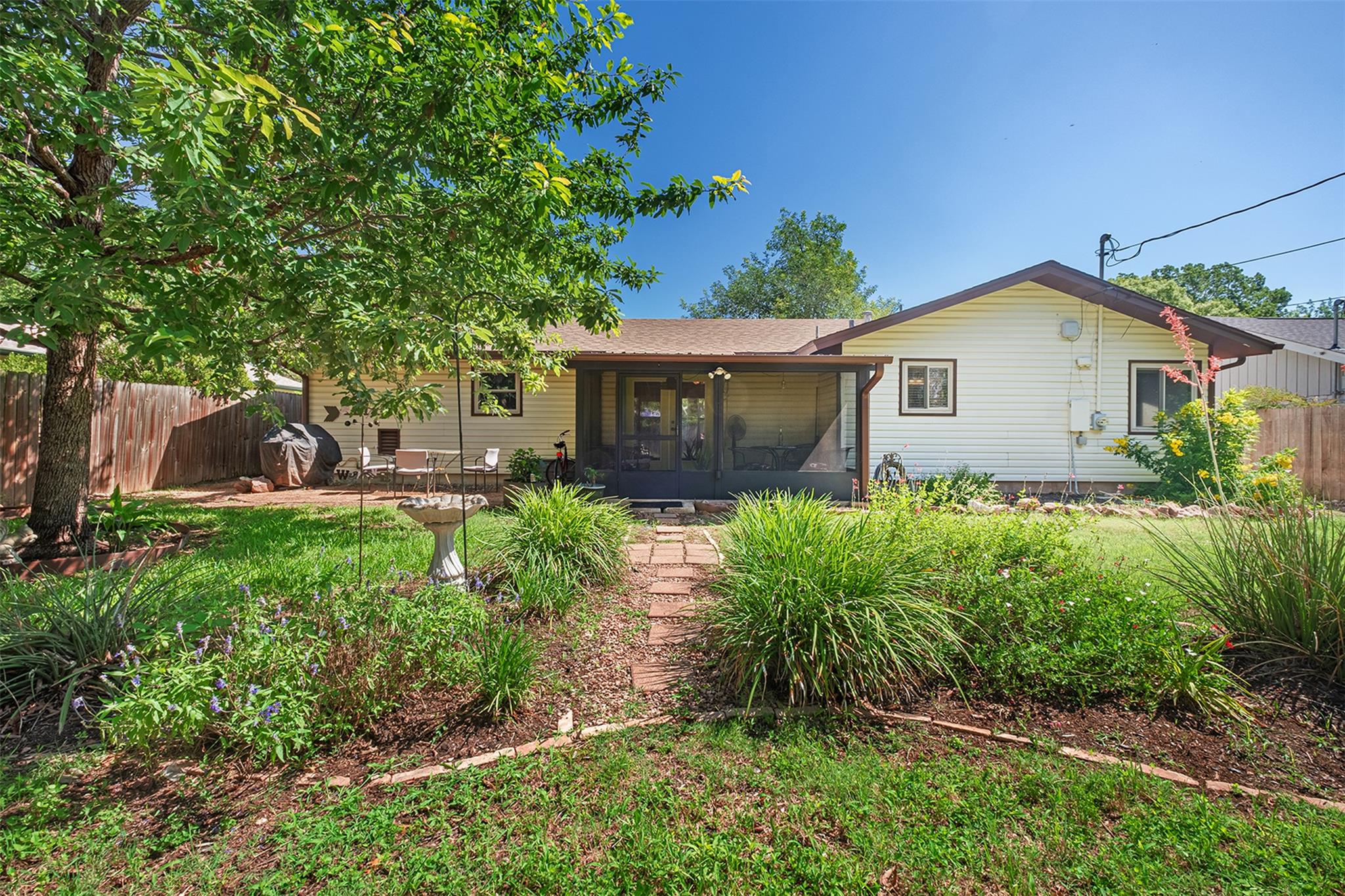 1905 Vallejo St, Austin, TX 78757