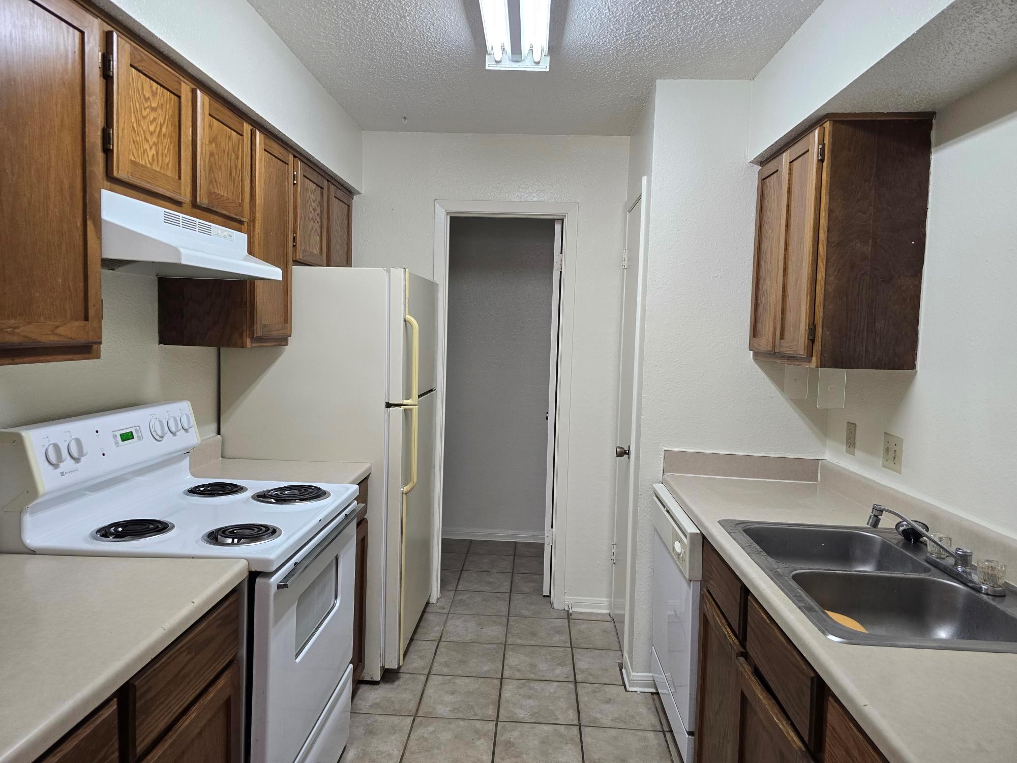 8705 Schick Rd # D, Austin, TX 78729