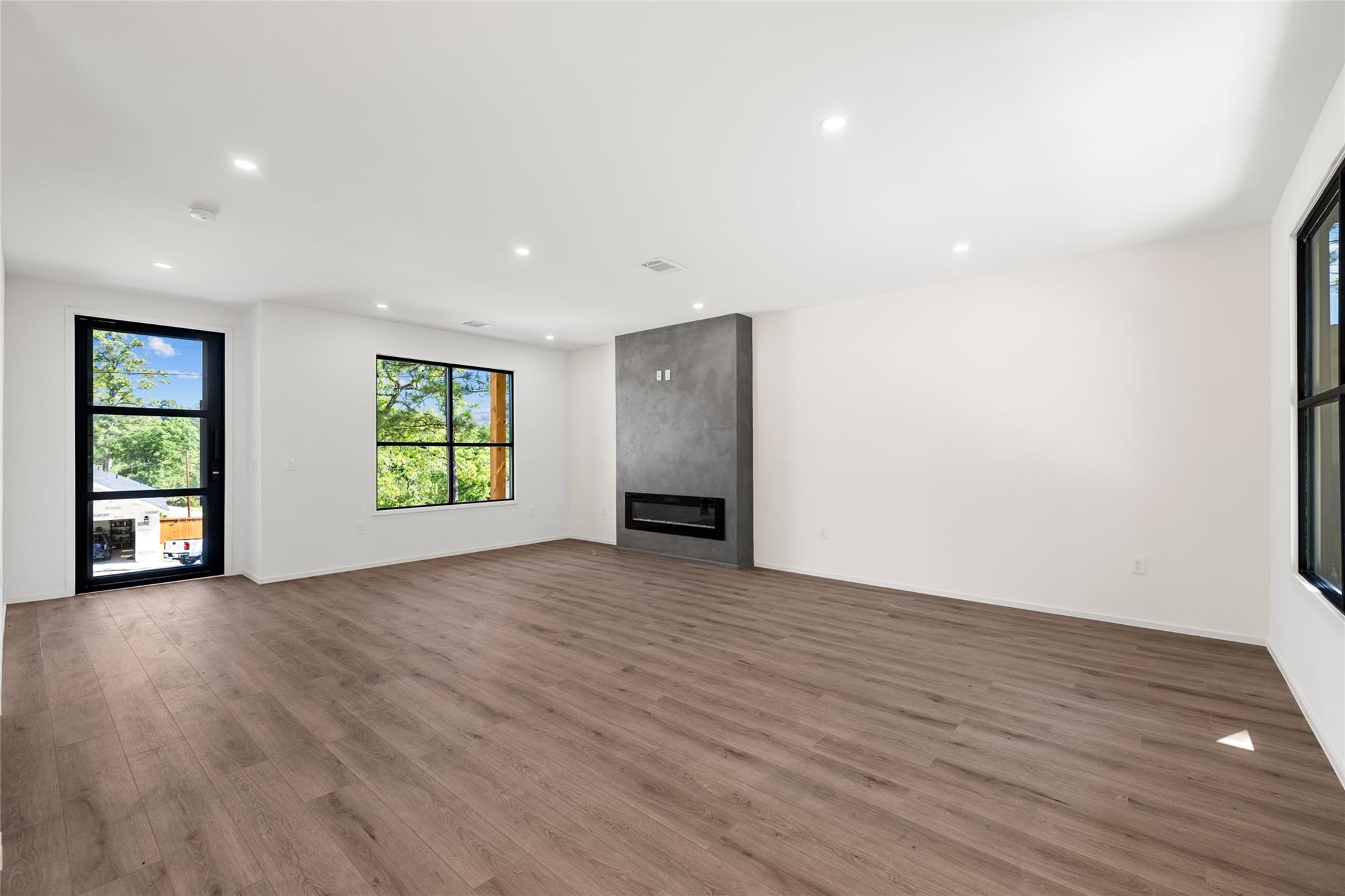 103 Kaena Ln, Bastrop, TX 78602