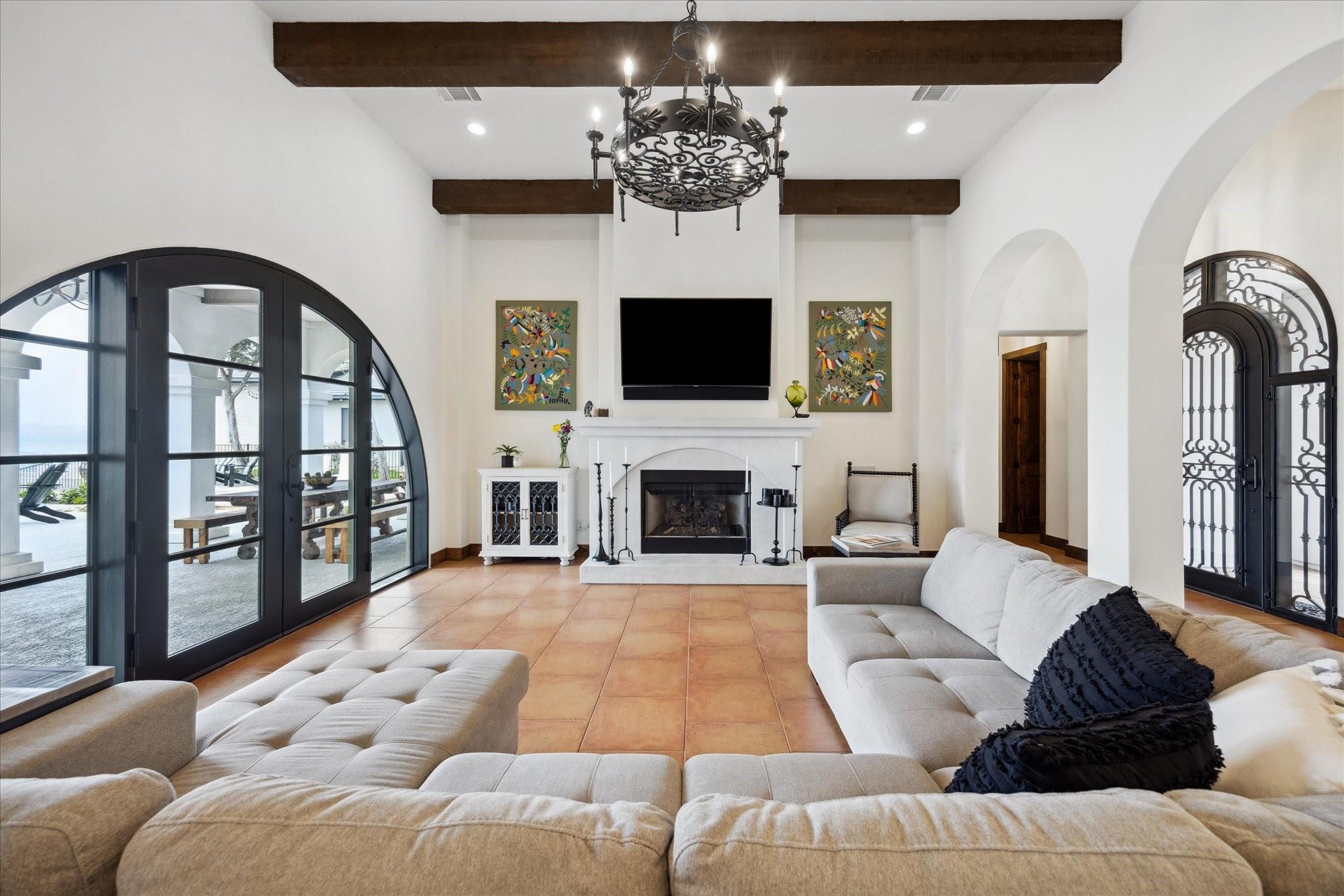 5400 Canyon Oaks Dr, Lago Vista, TX 78645