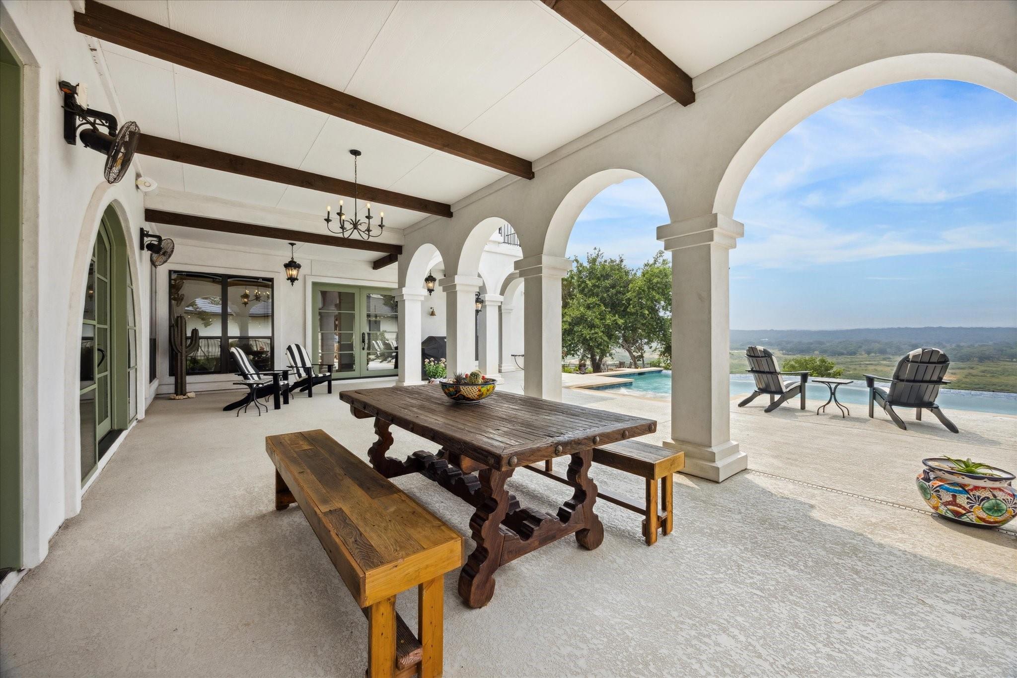 5400 Canyon Oaks Dr, Lago Vista, TX 78645