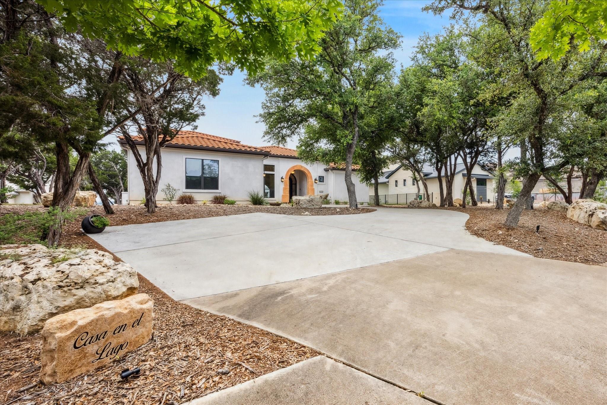 5400 Canyon Oaks Dr, Lago Vista, TX 78645