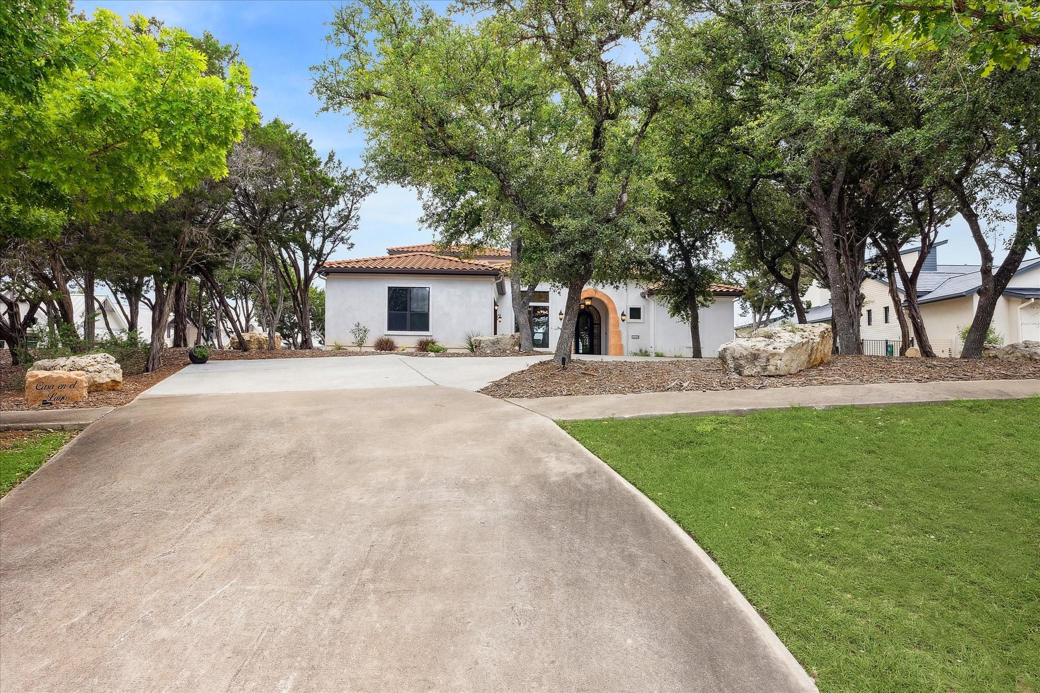 5400 Canyon Oaks Dr, Lago Vista, TX 78645