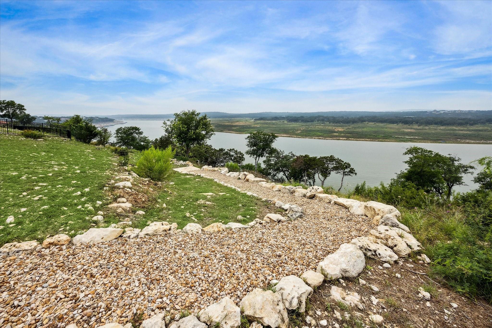 5400 Canyon Oaks Dr, Lago Vista, TX 78645