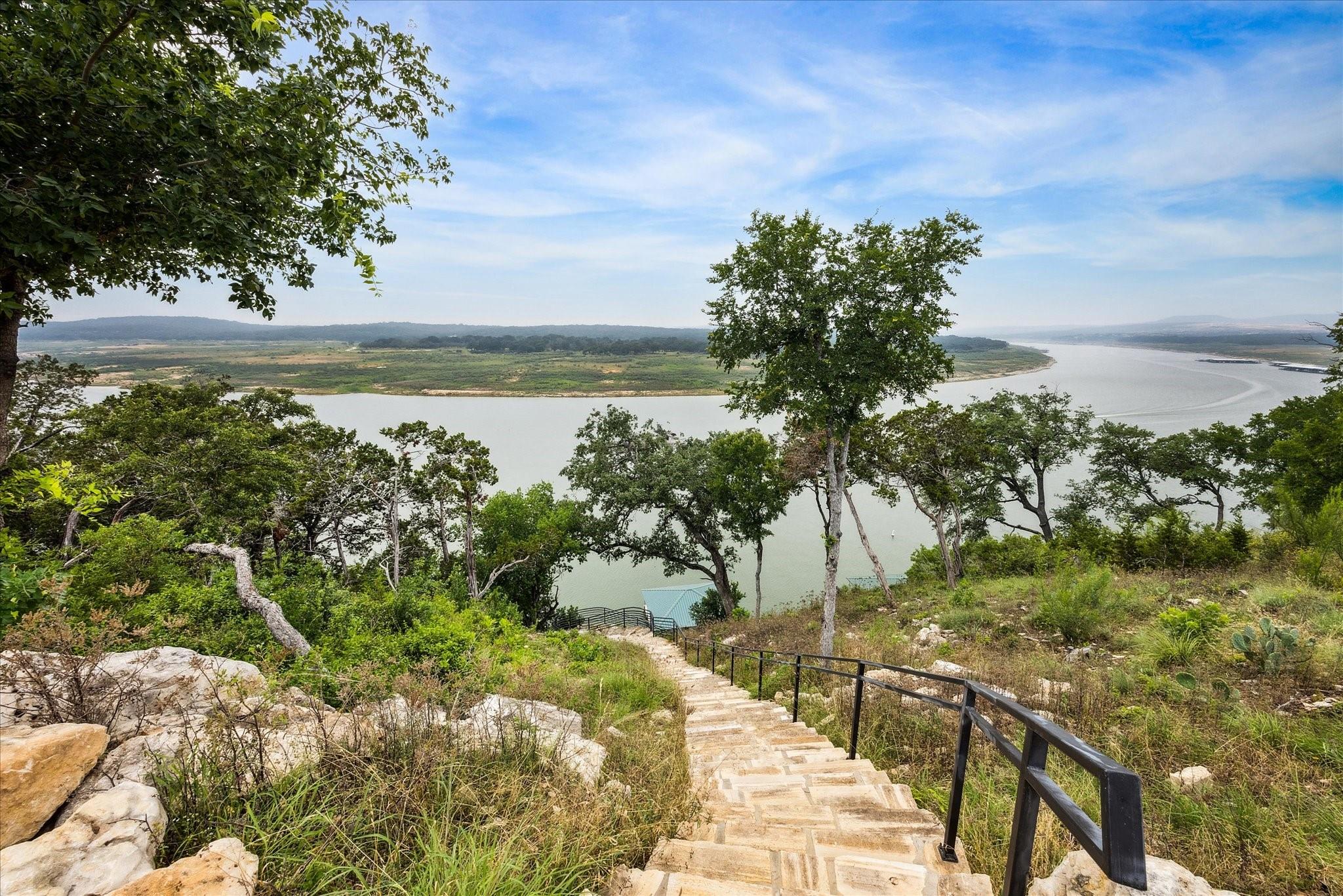 5400 Canyon Oaks Dr, Lago Vista, TX 78645
