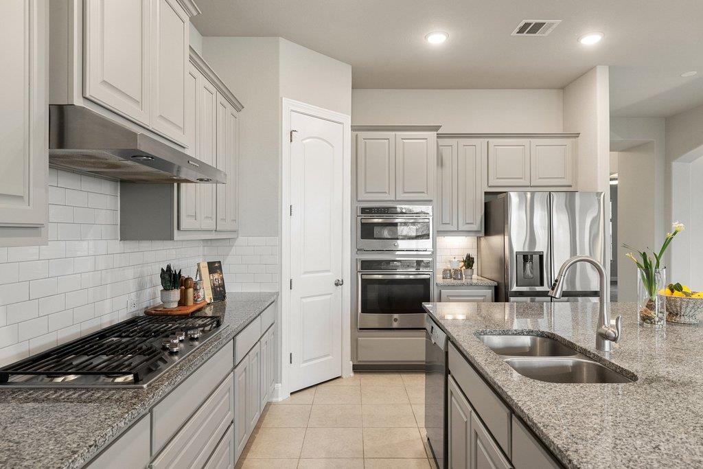 728 Jacksdaw Dr, Austin, TX 78737