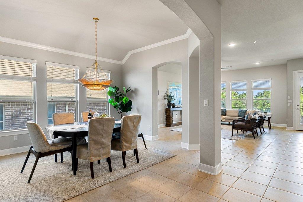 728 Jacksdaw Dr, Austin, TX 78737