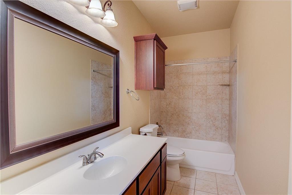 221 Geode Ln, Jarrell, TX 76537