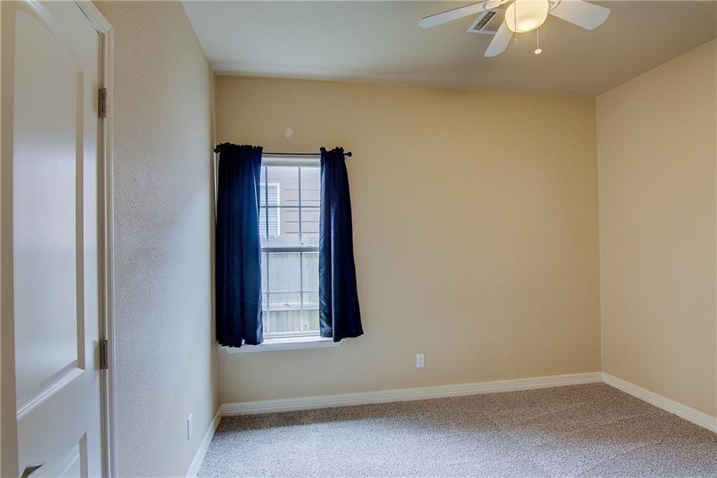 221 Geode Ln, Jarrell, TX 76537