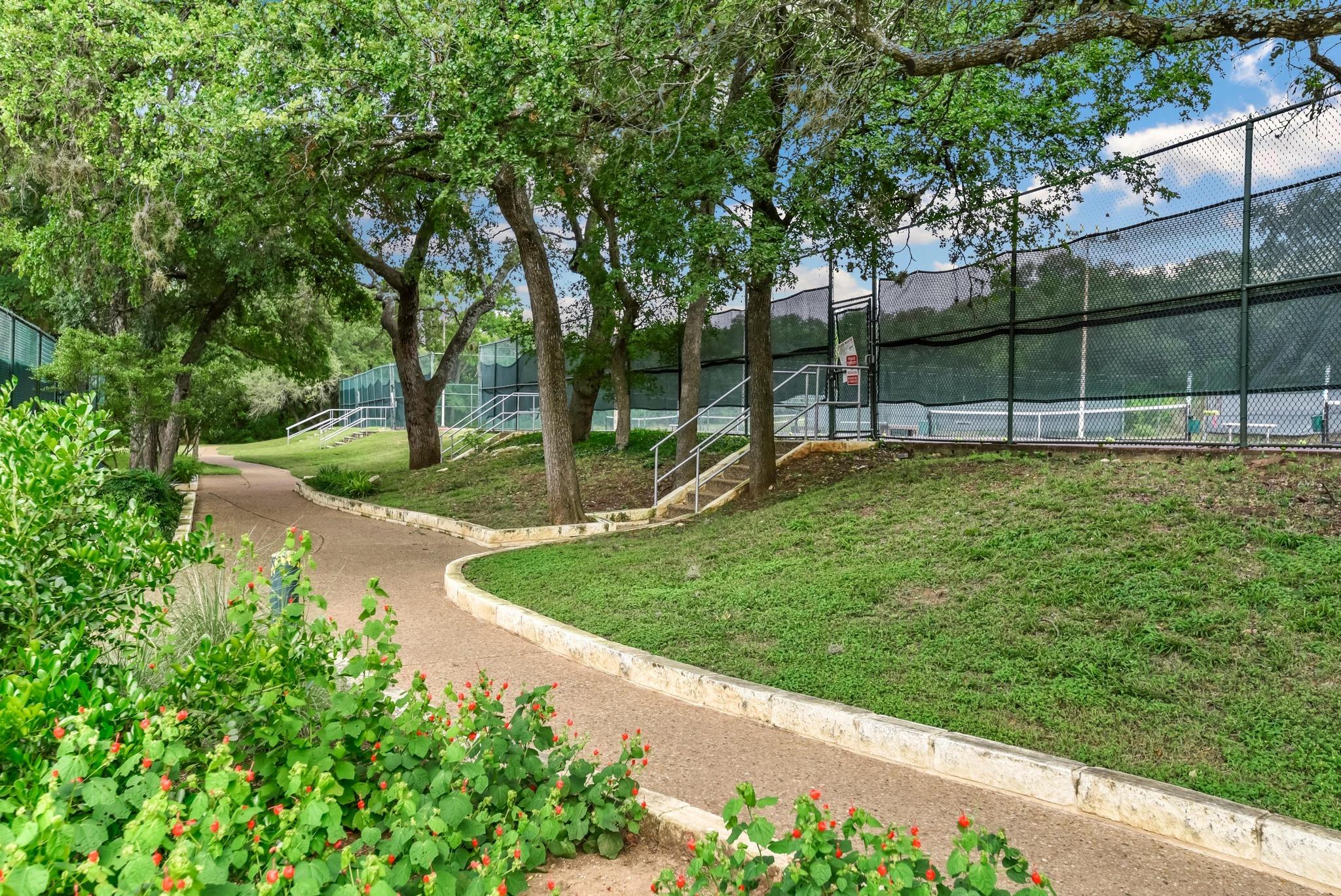 5212 Crystal Water Dr, Austin, TX 78735