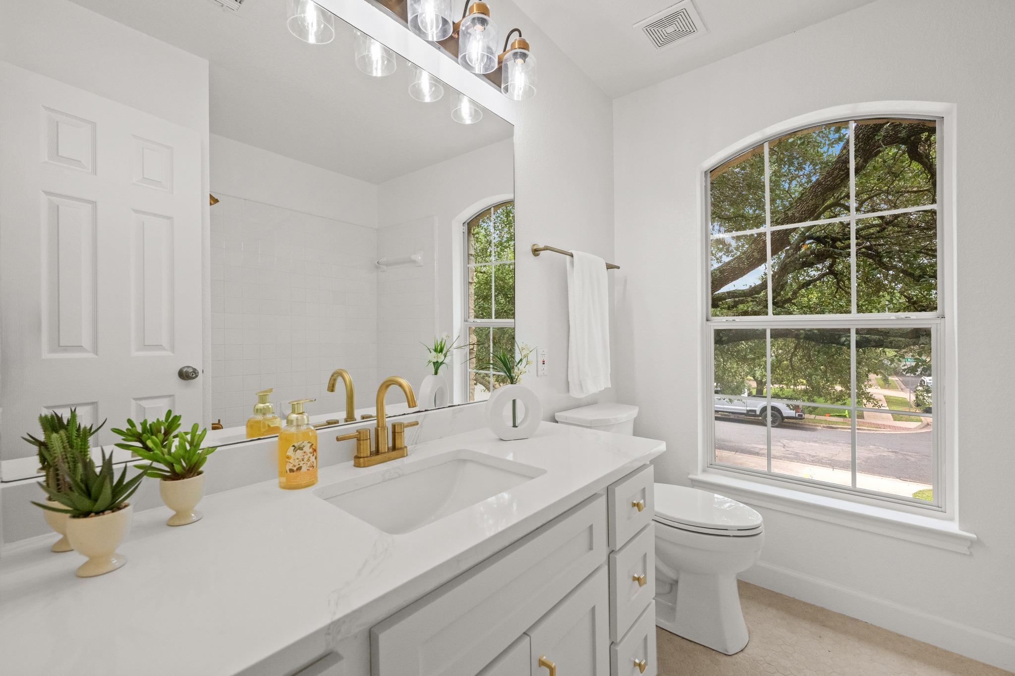 5212 Crystal Water Dr, Austin, TX 78735