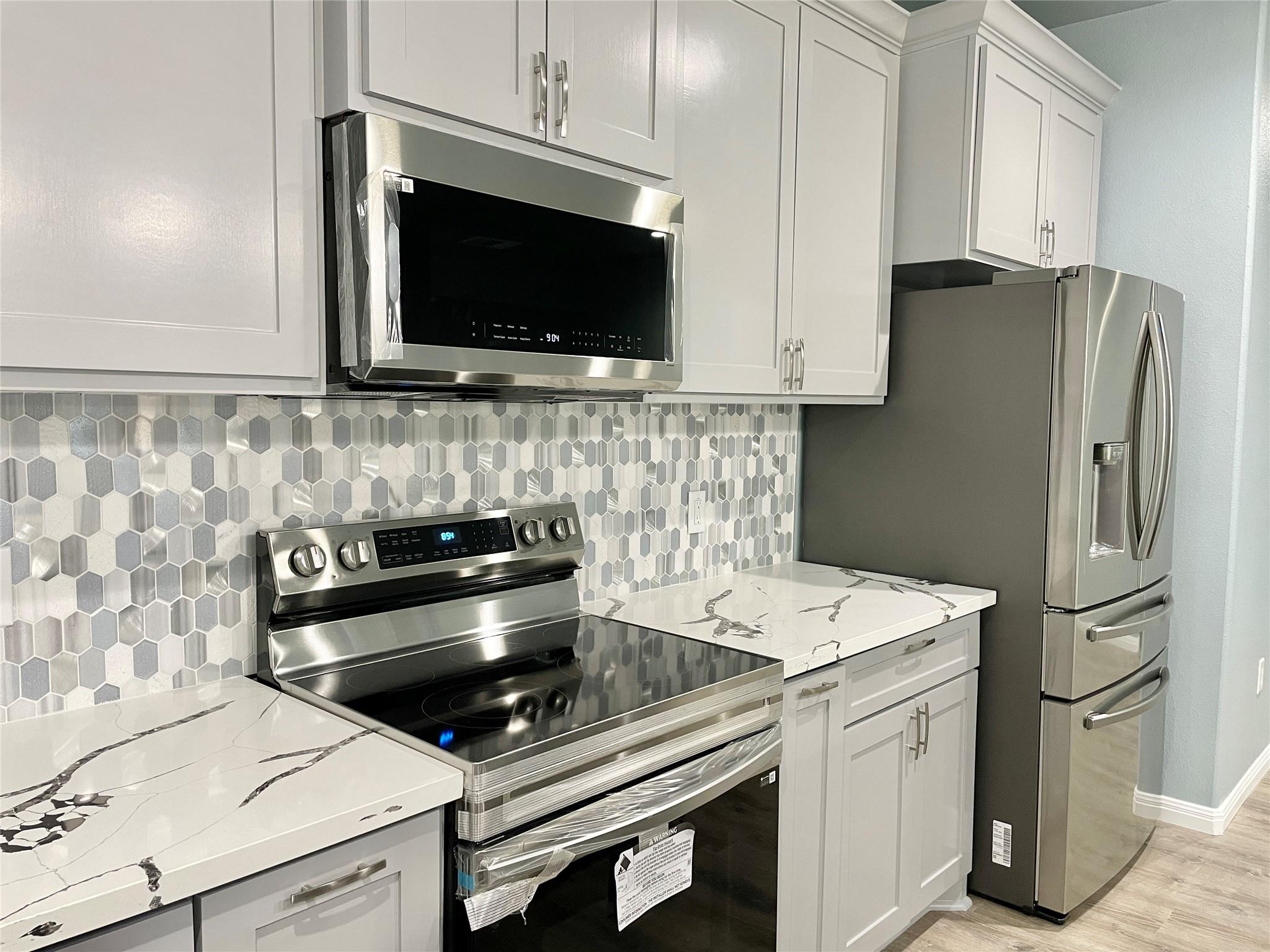 982 S Navarro St, Giddings, TX 78942