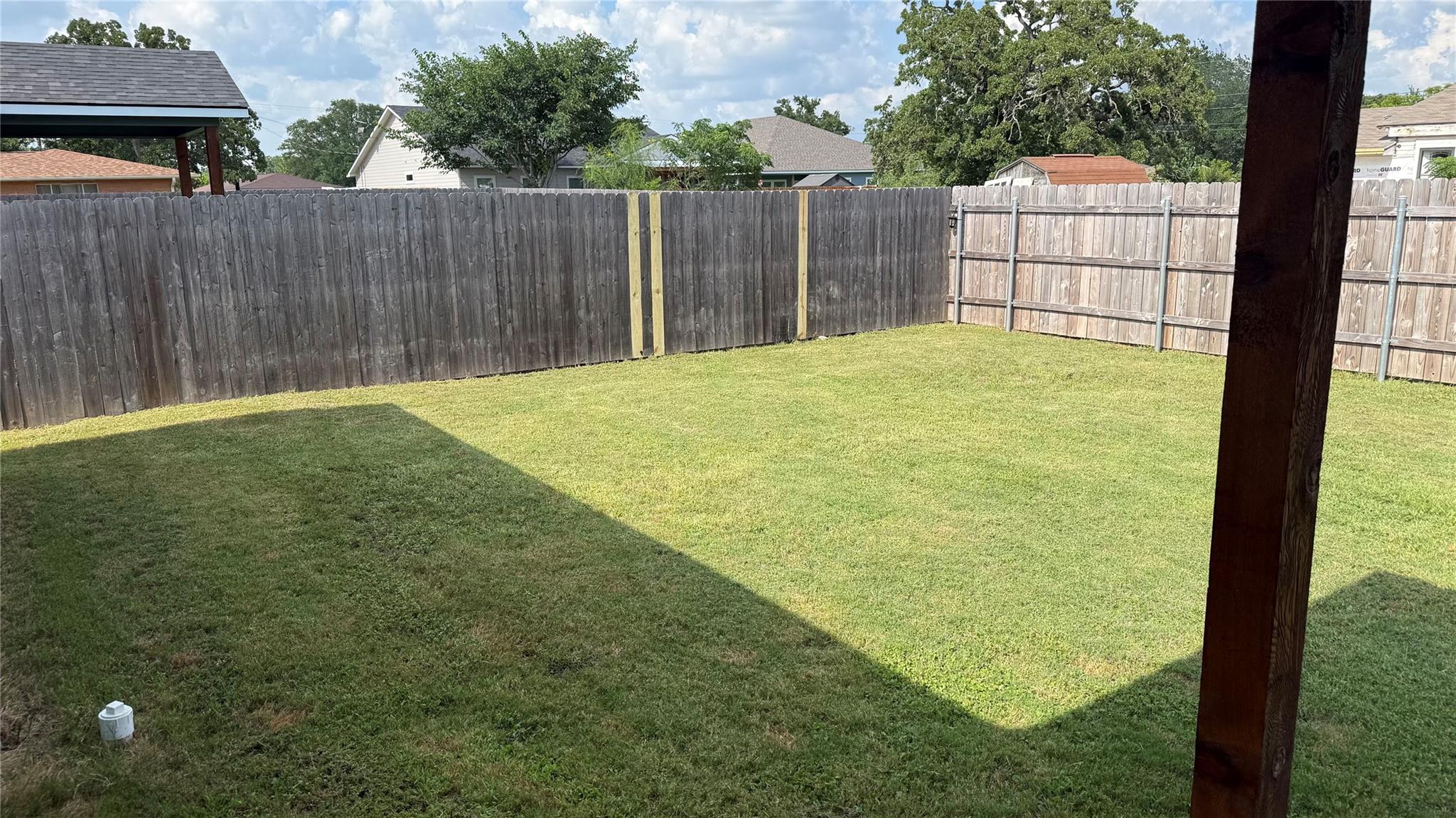 982 S Navarro St, Giddings, TX 78942