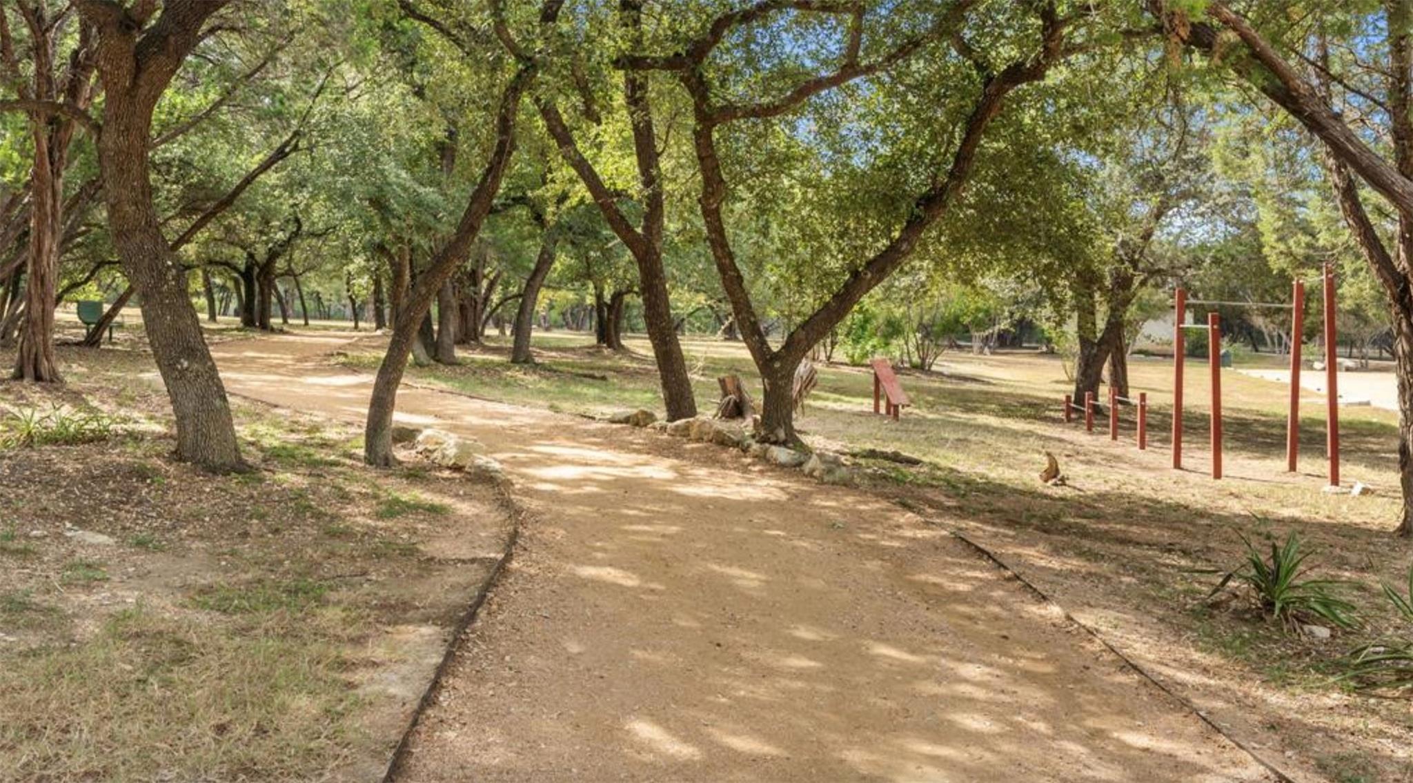 14 CAMWOOD Trl, The Hills, TX 78738
