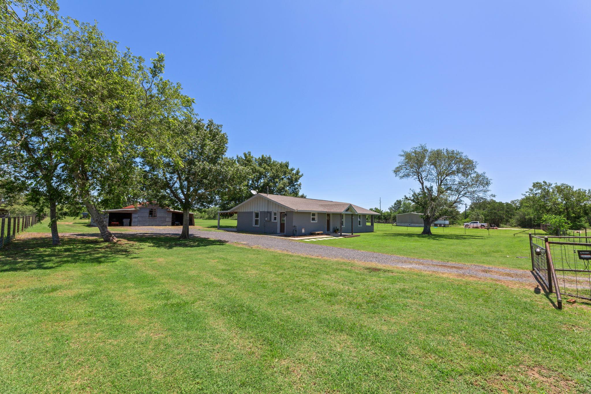 3363 Fm 713, Lockhart, TX 78644