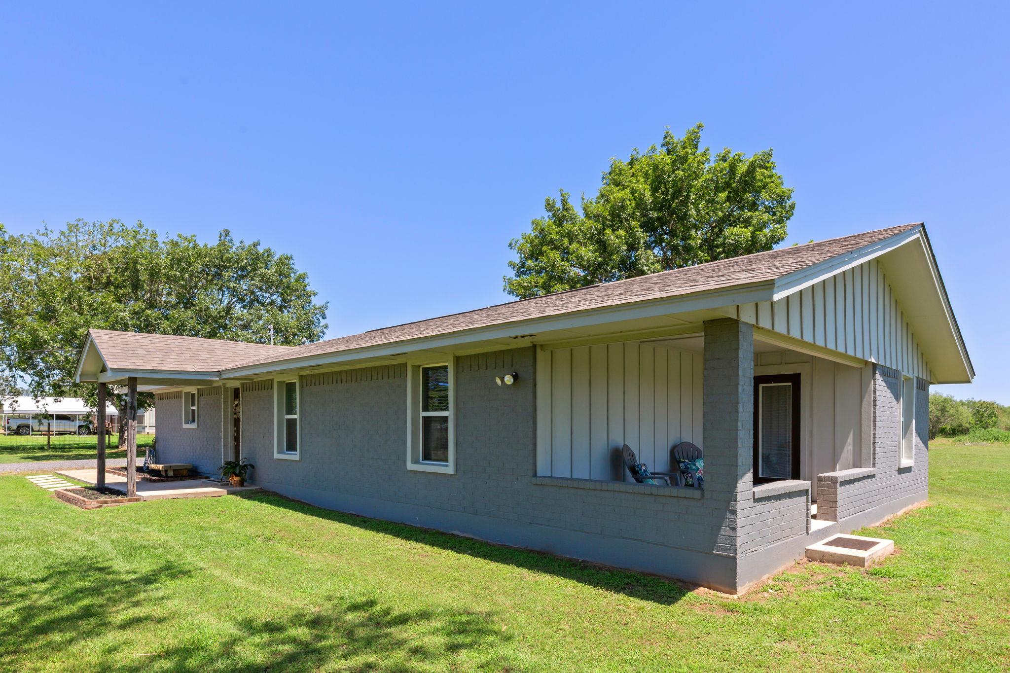 3363 Fm 713, Lockhart, TX 78644
