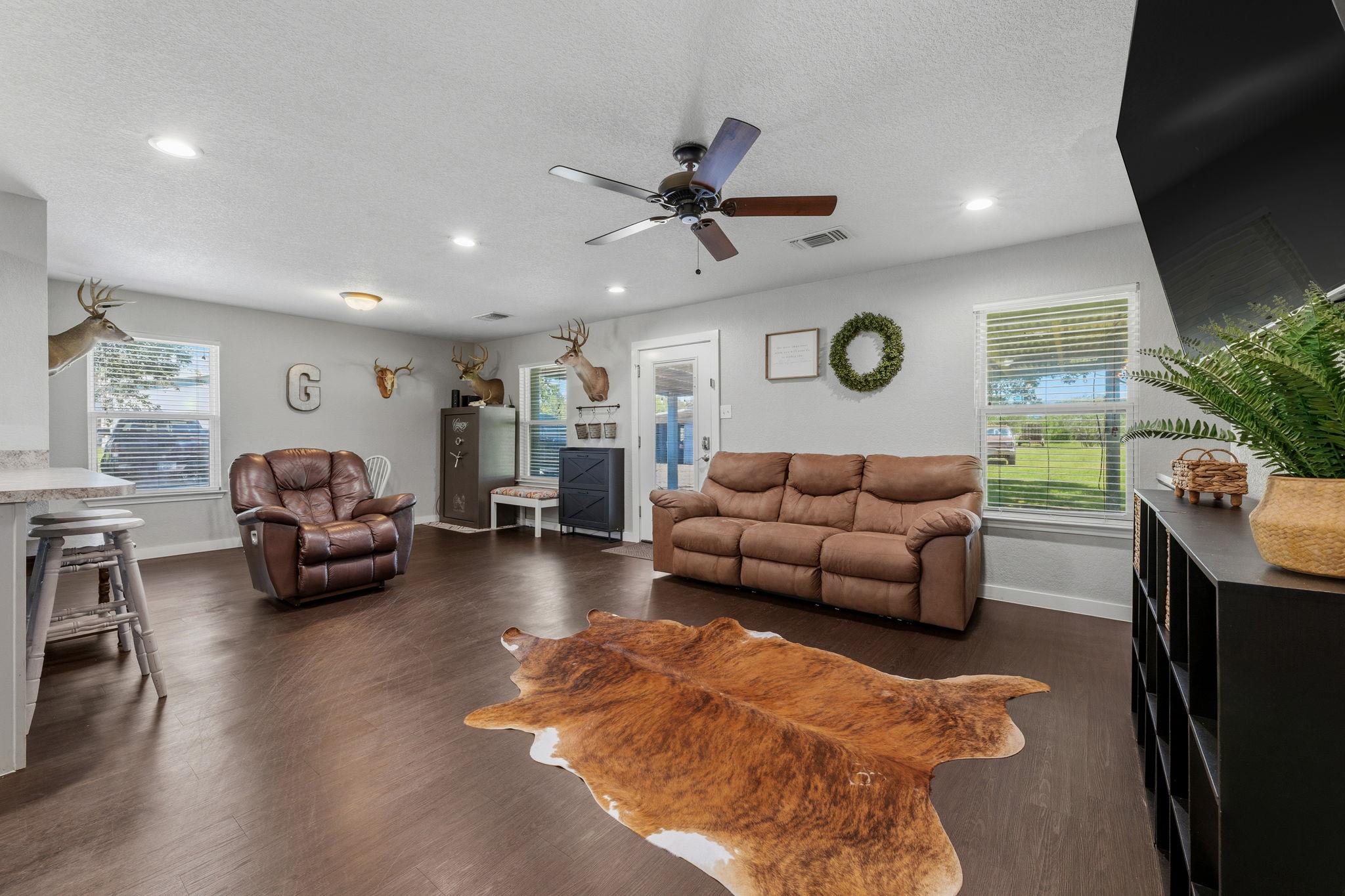 3363 Fm 713, Lockhart, TX 78644