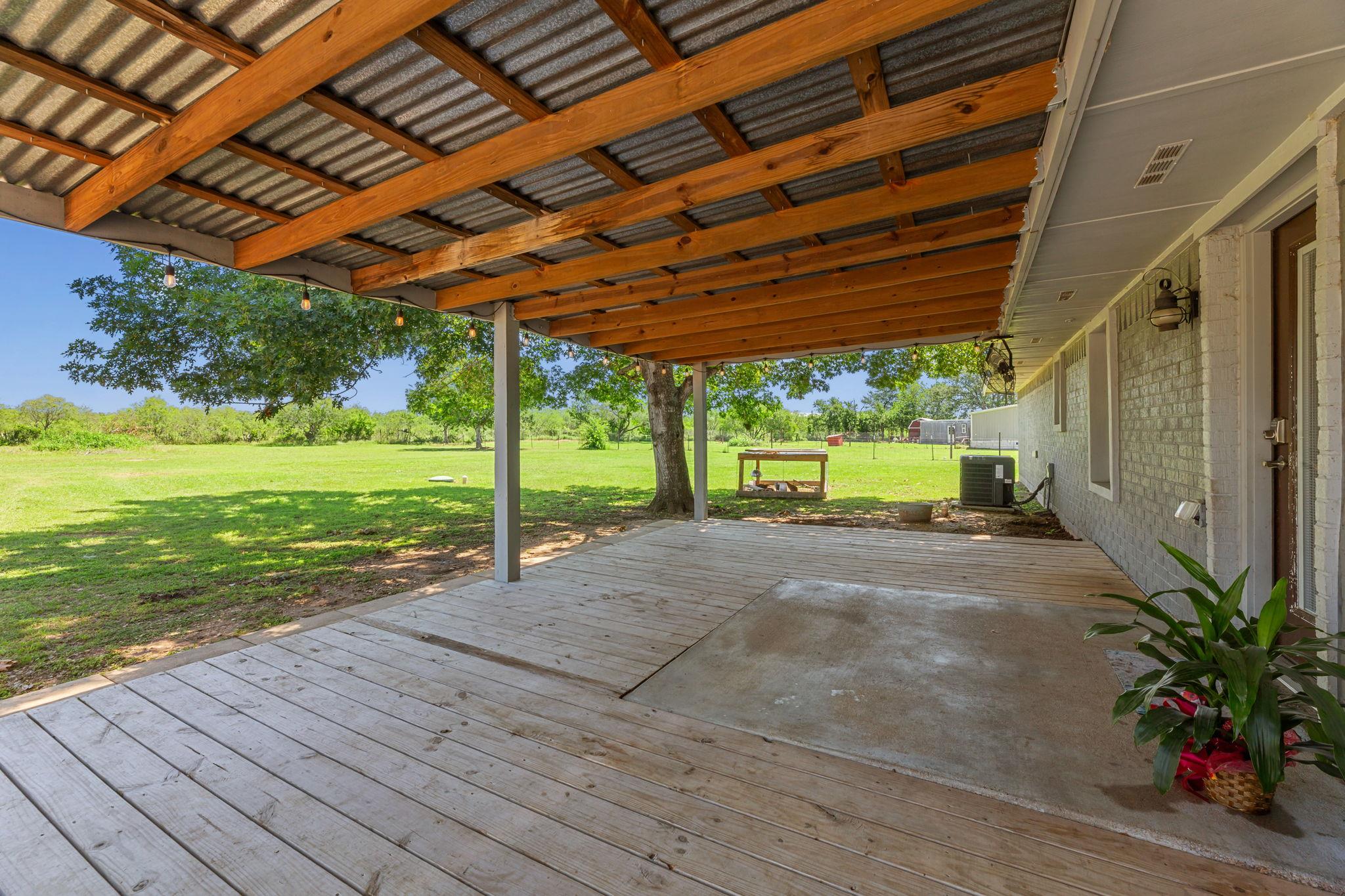 3363 Fm 713, Lockhart, TX 78644