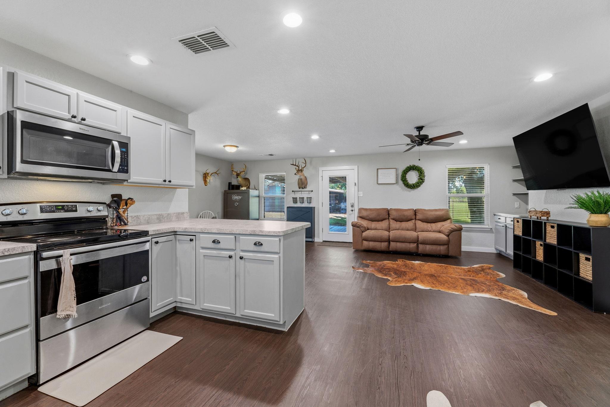 3363 Fm 713, Lockhart, TX 78644