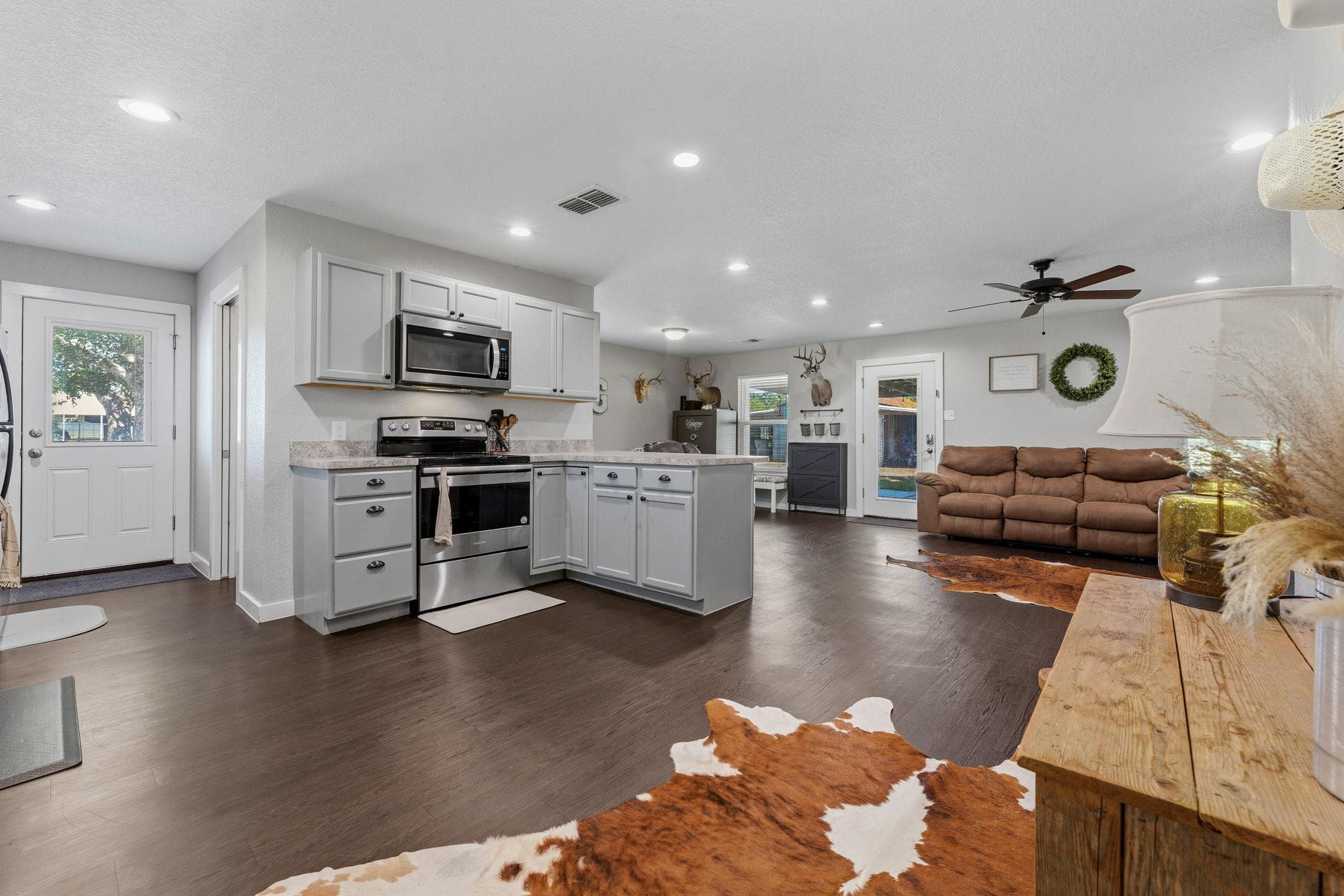3363 Fm 713, Lockhart, TX 78644