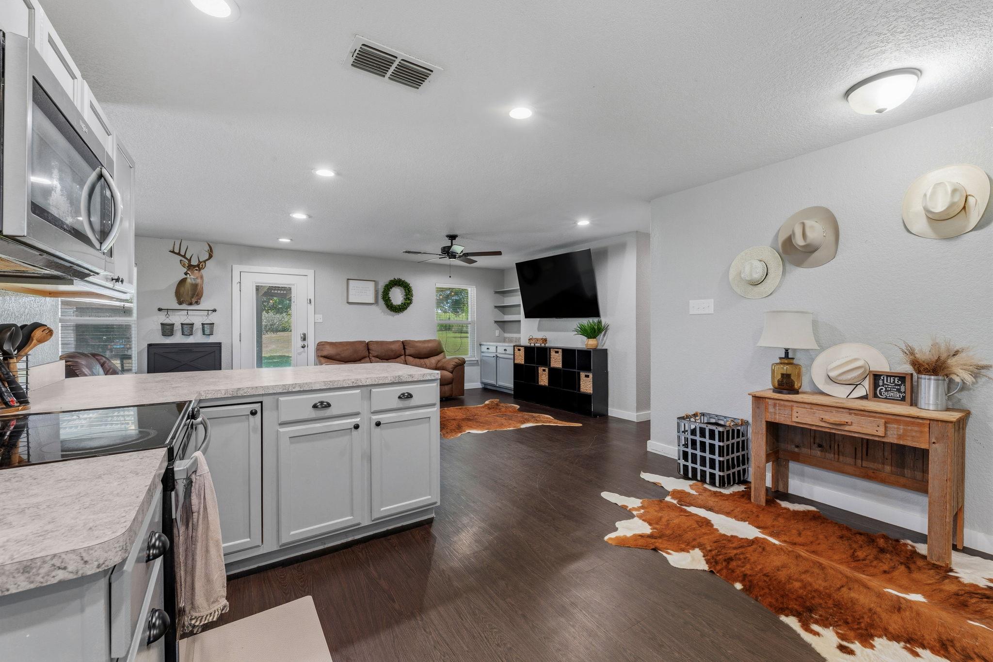 3363 Fm 713, Lockhart, TX 78644
