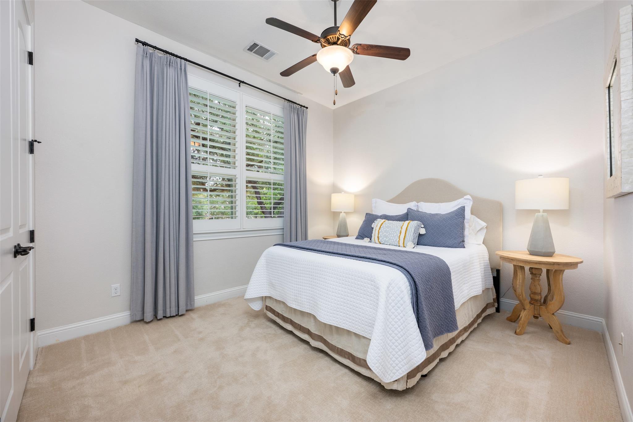 215 Lake Como Dr, Lakeway, TX 78734