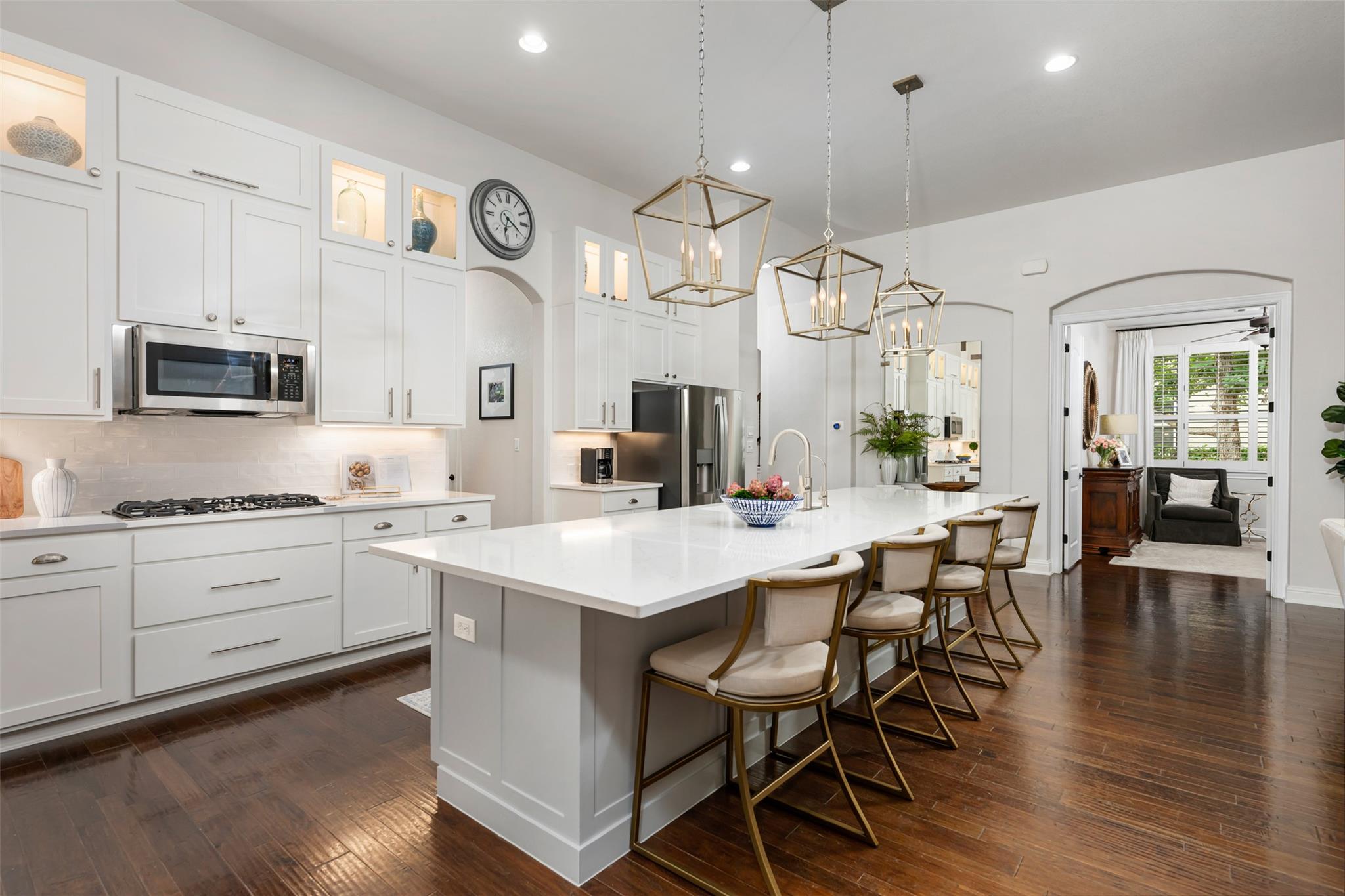 215 Lake Como Dr, Lakeway, TX 78734