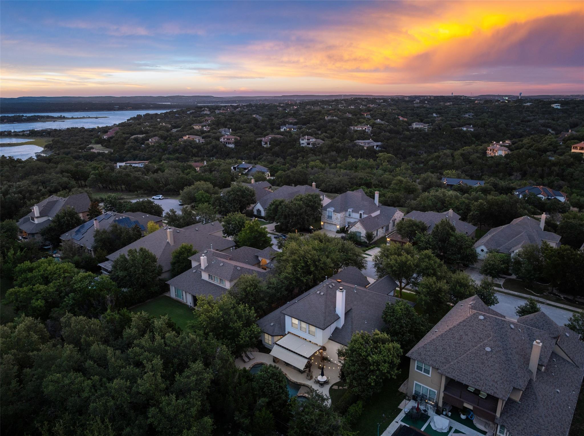 215 Lake Como Dr, Lakeway, TX 78734