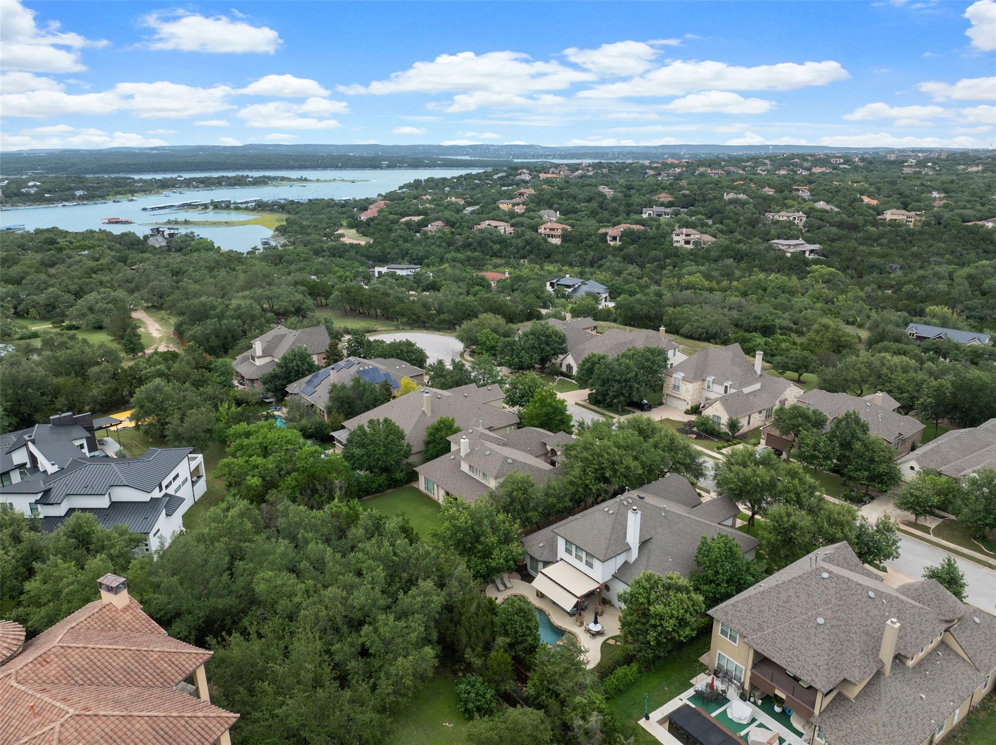 215 Lake Como Dr, Lakeway, TX 78734